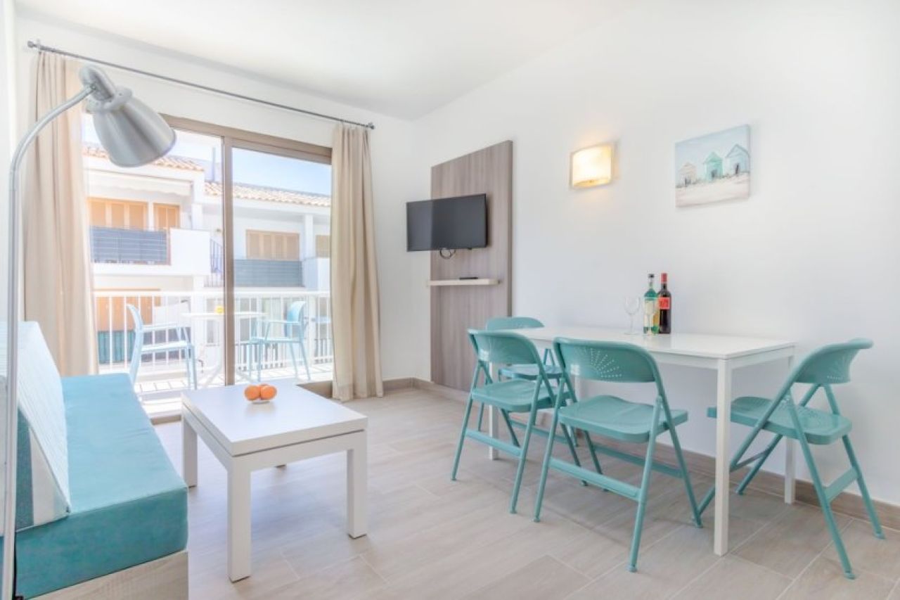 WINTERSAISON: Moderne, helle Apts mit Terrassen in Colonia St Jordi-- AP 16 WT