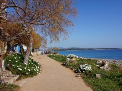 Wintersaison: Modernisiertes Apartment in 1. Line der Küste von  Cala Morlanda -- AP 09 WT