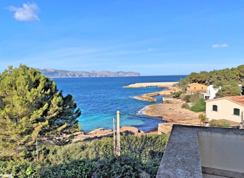 Wohnhaus in Mal Pas Alcudia mit direktem Meerzugang und herrlichem Ausblick