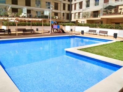 Apartamento con equipamiento de primera y piscina comunitaria en Campos