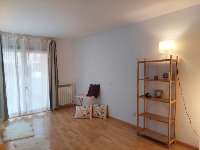 Apartamento con equipamiento de primera y piscina comunitaria en Campos