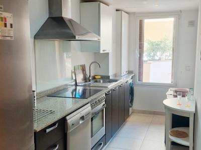 Apartamento con equipamiento de primera y piscina comunitaria en Campos
