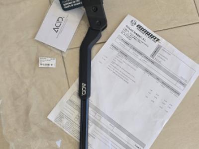 Caballete Cube Acid Kickstand Universal