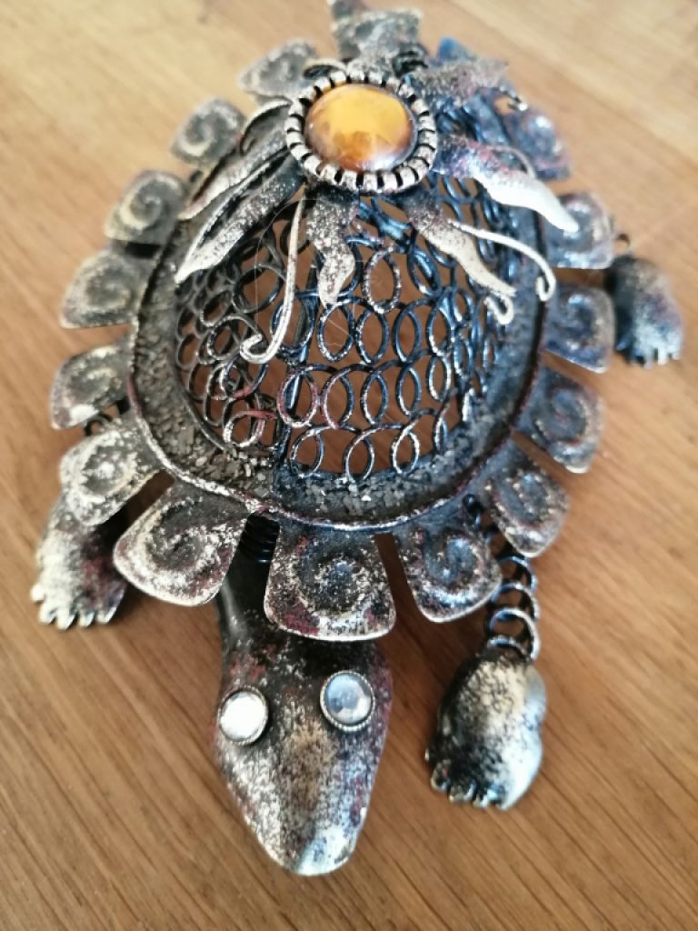 Wunderschöne  Figur aus Metall