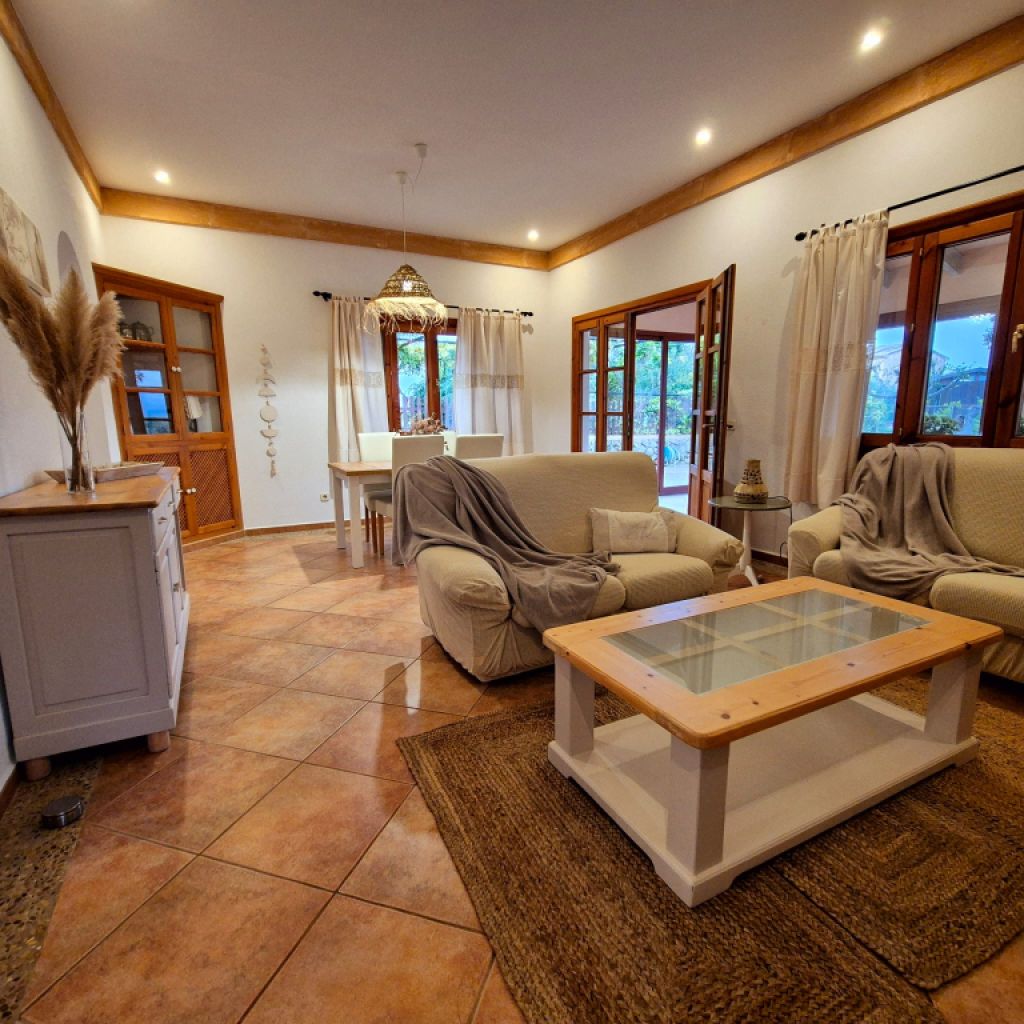 Hermosa finca en alquiler de larga duración en San Lorenzo