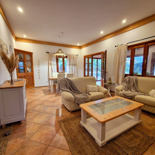 Hermosa finca en alquiler de larga duración en San Lorenzo