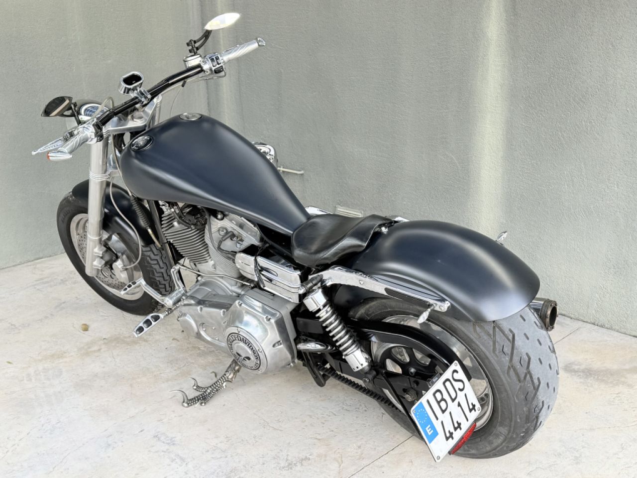 Wunderschöne Harley Dyna Custom | 1450cc Twin Cam | 230er Heckumbau | Matt Black