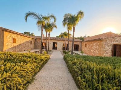 Wunderschönes großes Bauhaus-Anwesen zu vermieten in Manacor, Adresse Colonia de Sant Pere