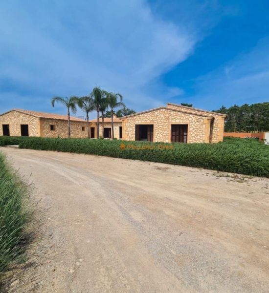 Wunderschönes großes Bauhaus-Anwesen zu vermieten in Manacor, Adresse Colonia de Sant Pere