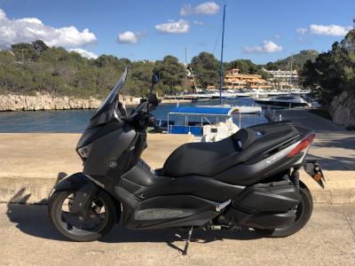 Yamaha 300 X Max  7500KM Spanische Zulassung Standort Mallorca