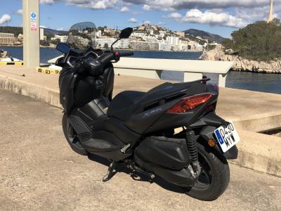 Yamaha 300 X Max  7500KM Spanische Zulassung Standort Mallorca