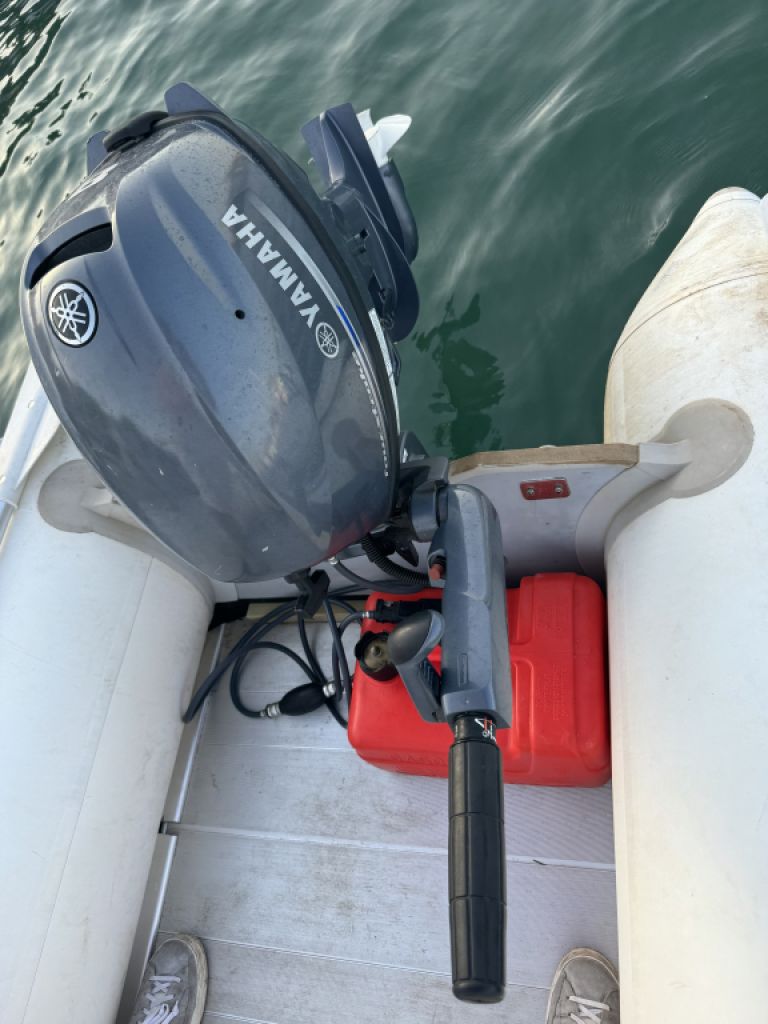 Yamaha 8 PS Außenborder YAMAHA als 4-Takter 2016 Neuwertiger Zustand  mit Tank Abholung Portocolom
