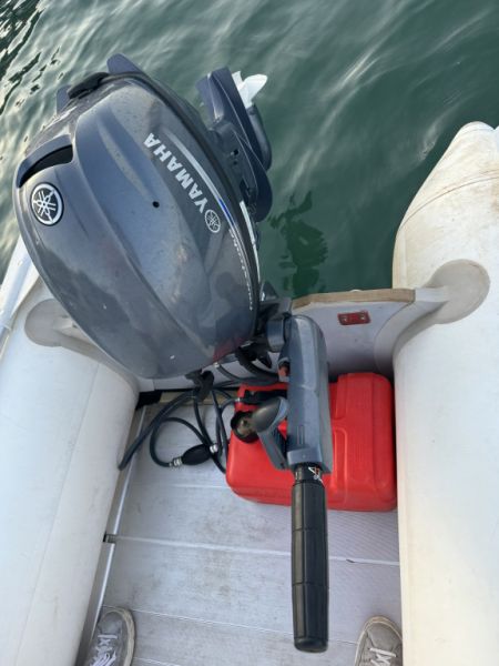 Yamaha 8 PS Außenborder YAMAHA als 4-Takter 2016 Neuwertiger Zustand  mit Tank Abholung Portocolom