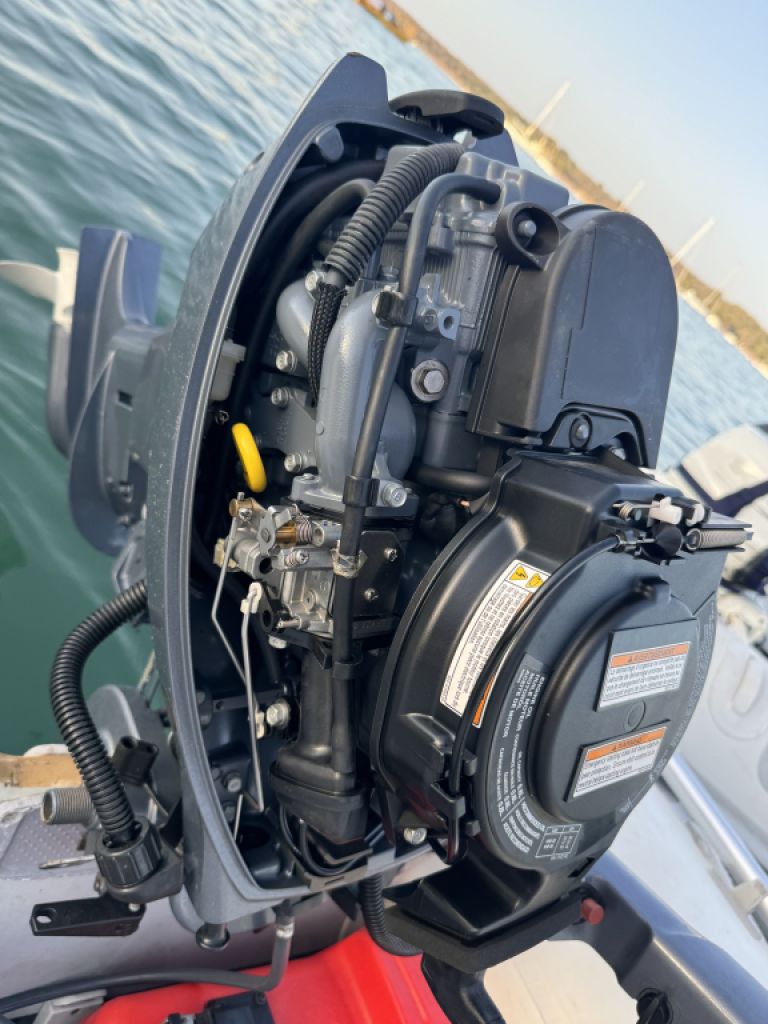 Yamaha 8 PS Außenborder YAMAHA als 4-Takter 2016 Neuwertiger Zustand  mit Tank Abholung Portocolom