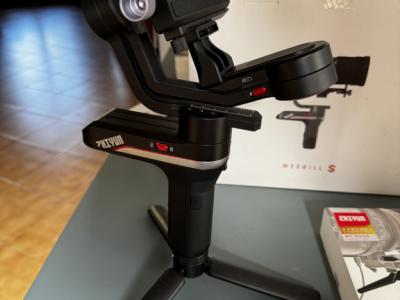 Zhiyun Weebill S Gimbal con accesorios