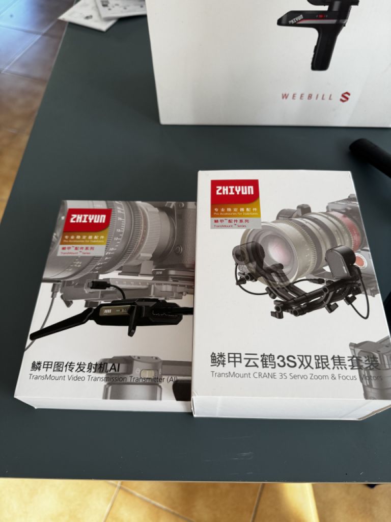 Zhiyun Weebill S Gimbal con accesorios