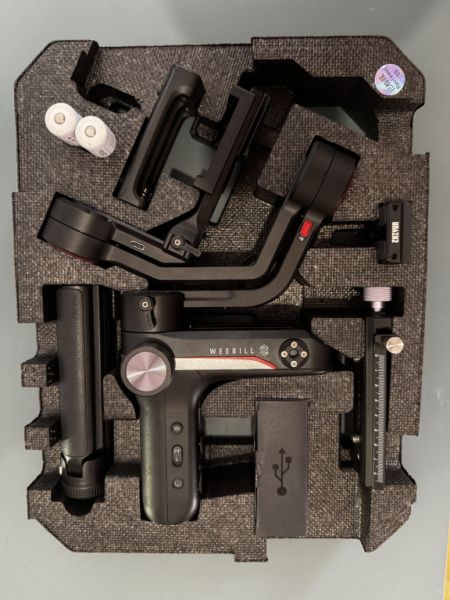 Zhiyun Weebill S Gimbal con accesorios