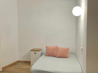 Rento habitacion en Campos para chica