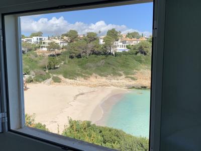 Zimmer zu vermieten – Cala Mandia (direkt am Meer)