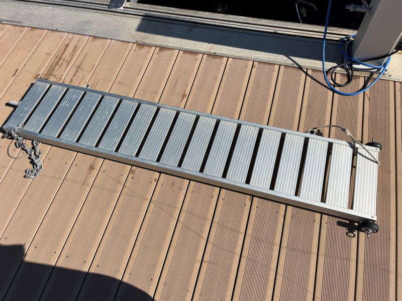 Zu verkaufen: Passerelle aus Aluminium, sehr guter Zustand (siehe Fotos)