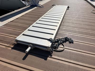Zu verkaufen: Passerelle aus Aluminium, sehr guter Zustand (siehe Fotos)