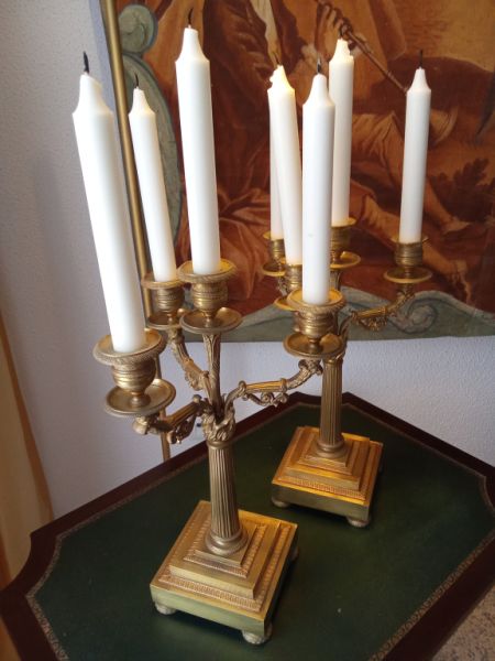 Dos pesados dorados al fuego "IMPERIO GIRANDOLEN" alrededor de 1820 de España, de propiedad noble.