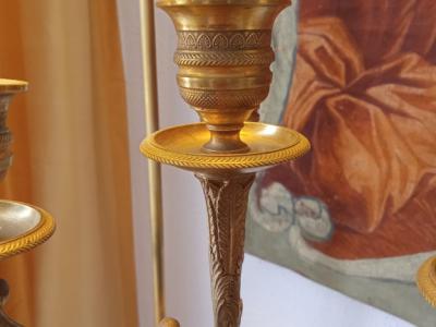 Dos pesados dorados al fuego "IMPERIO GIRANDOLEN" alrededor de 1820 de España, de propiedad noble.