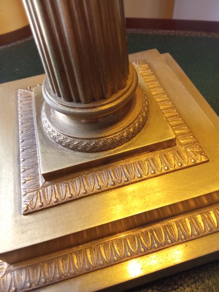 Dos pesados dorados al fuego "IMPERIO GIRANDOLEN" alrededor de 1820 de España, de propiedad noble.