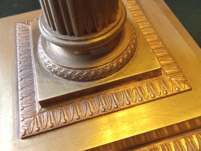 Dos pesados dorados al fuego "IMPERIO GIRANDOLEN" alrededor de 1820 de España, de propiedad noble.