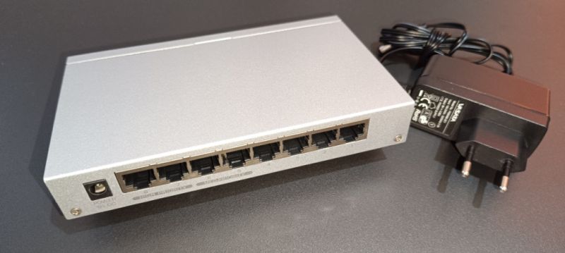 Conmutador Ethernet de 8 puertos Zyxel GS-108B v2