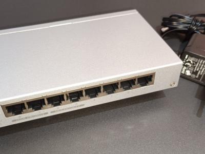 Conmutador Ethernet de 8 puertos Zyxel GS-108B v2